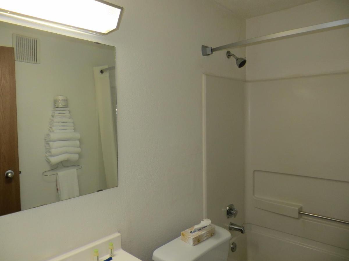 Super 8 By Wyndham Saanichton Victoria Airport Hotel Phòng bức ảnh